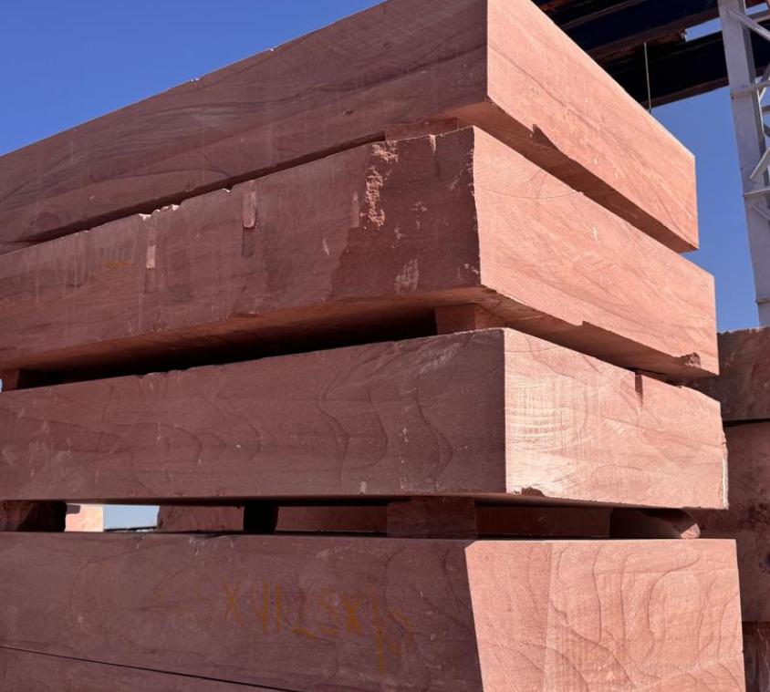 Ornate Red Sandstone Bracket (kanti)