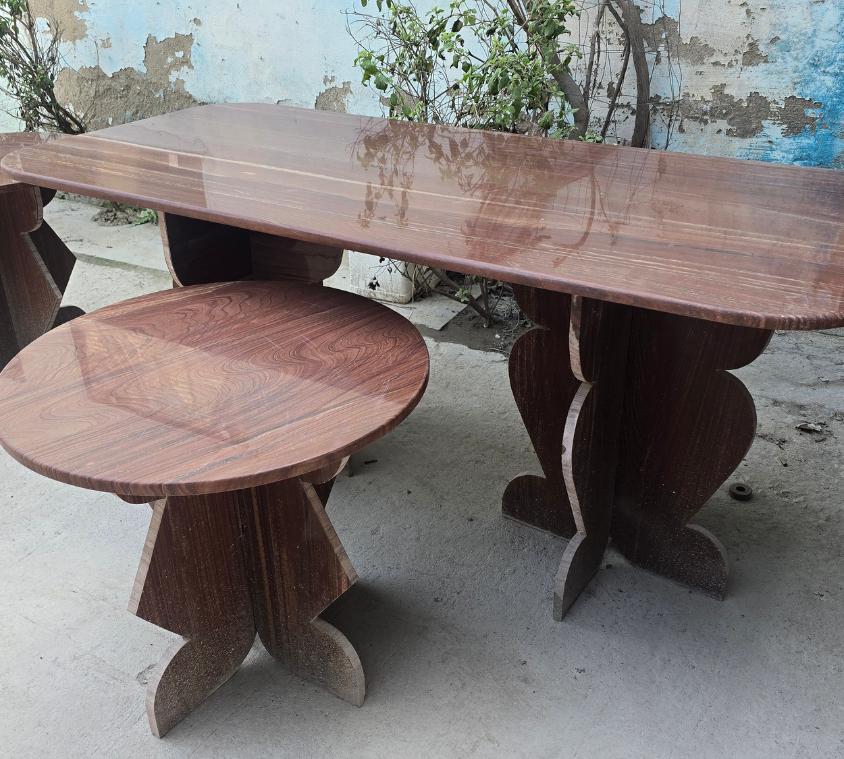 Red Sandstone Classic Table & Stool Set